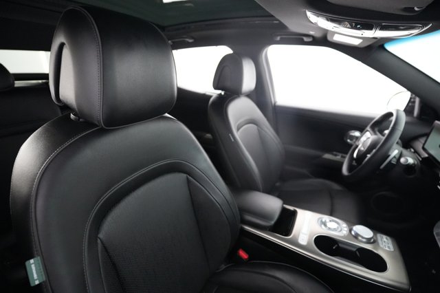 2023 Genesis GV60 — photo 18 of 22