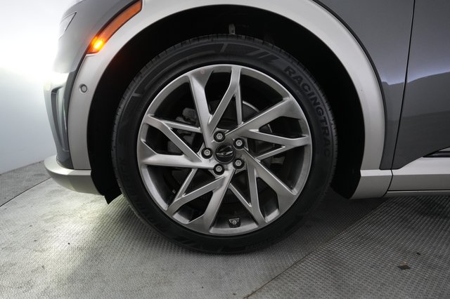 2023 Genesis GV60 — photo 15 of 22