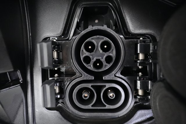 2024 Nissan Ariya — photo 8 of 21