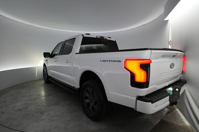 2024 Ford F-150 Lightning — photo 2 of 18