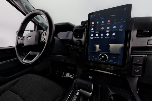 2024 Ford F-150 Lightning — photo 14 of 18