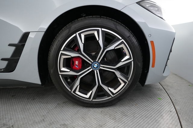 2024 BMW i4