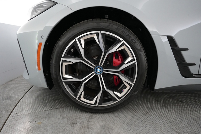 2024 BMW i4