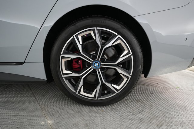 2024 BMW i4 — photo 7 of 24