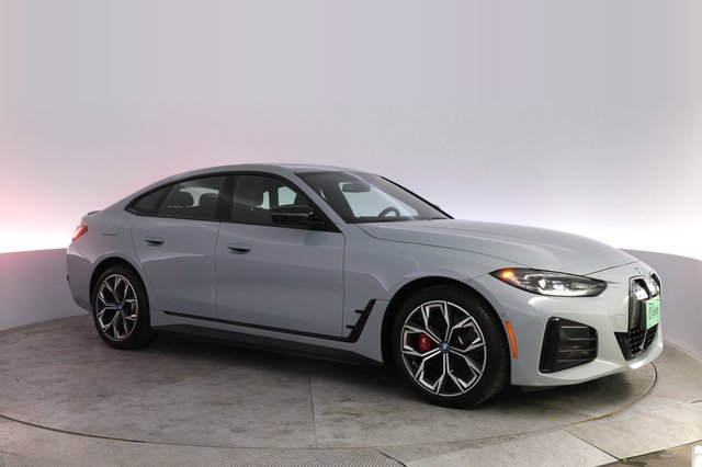 2024 BMW i4 — photo 11 of 24