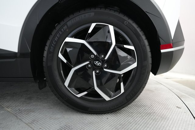 2024 Hyundai IONIQ 5 — photo 7 of 23