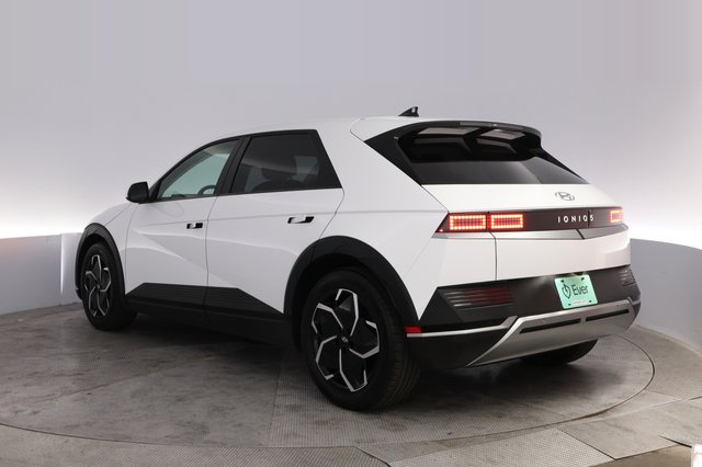 2024 Hyundai IONIQ 5 — photo 13 of 23