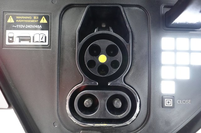 2024 Hyundai IONIQ 5 — photo 8 of 23