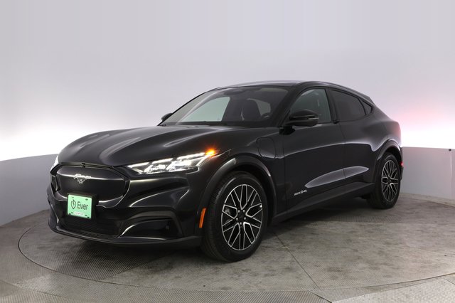 2025 Ford Mustang Mach-E — VIN 3FMTK3SU4SMA22748