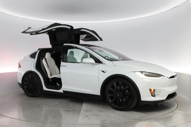 2020 Tesla Model X — photo 7 of 39