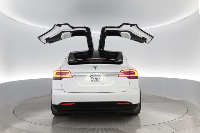 2020 Tesla Model X — photo 9 of 39