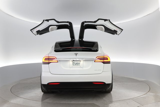 2020 Tesla Model X — photo 9 of 39