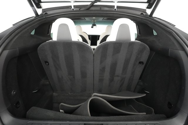 2020 Tesla Model X — photo 21 of 39