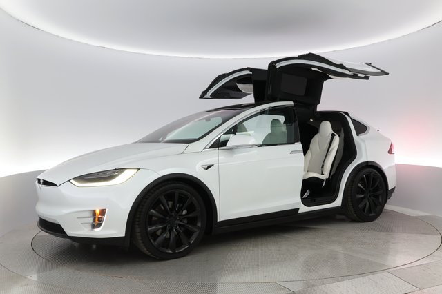 2020 Tesla Model X — photo 11 of 39