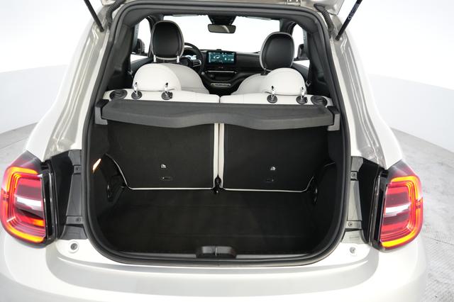 2025 Fiat 500e — photo 6 of 20
