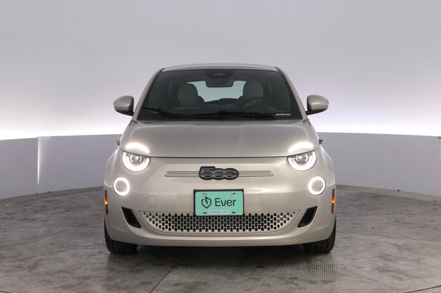 2025 Fiat 500e — photo 9 of 20