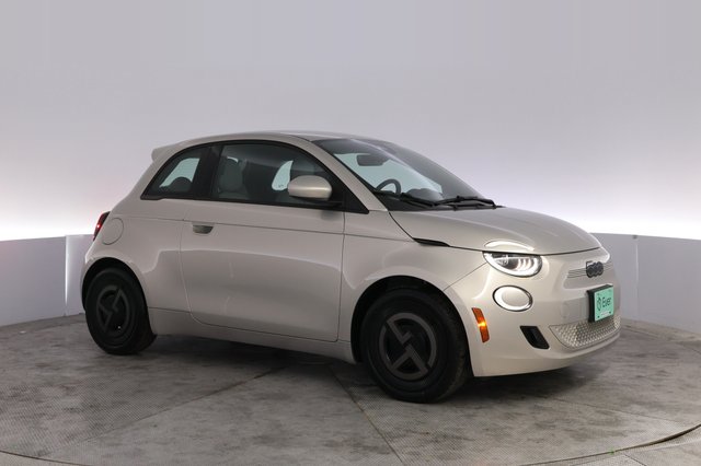 2025 Fiat 500e — photo 11 of 20
