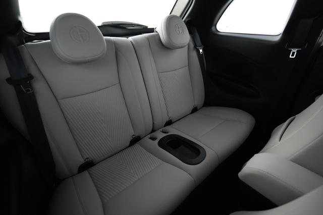 2025 Fiat 500e — photo 4 of 20