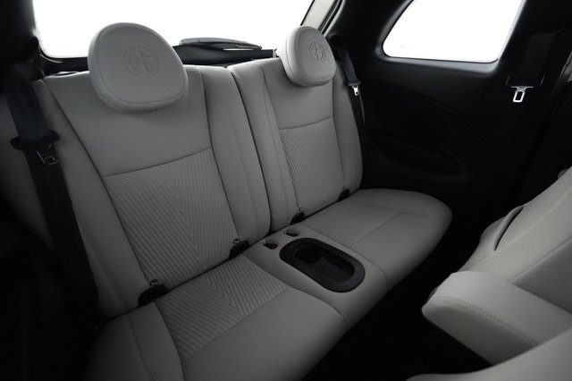 2025 Fiat 500e — photo 4 of 20