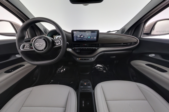 2025 Fiat 500e