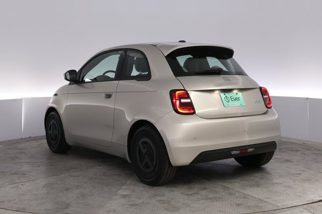 2025 Fiat 500e — photo 13 of 20