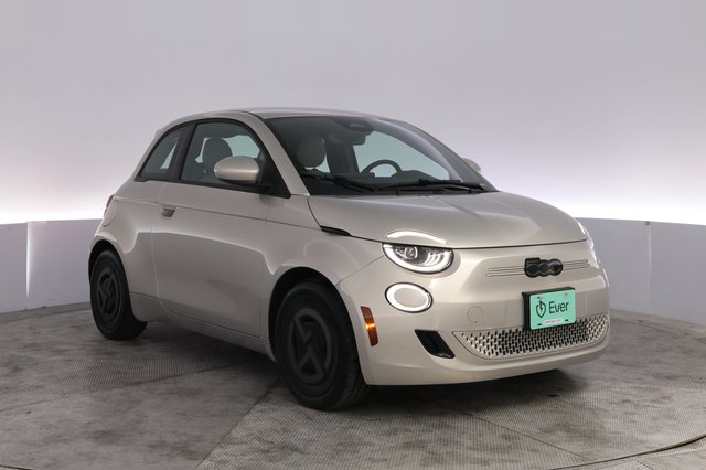 2025 Fiat 500e — photo 10 of 20