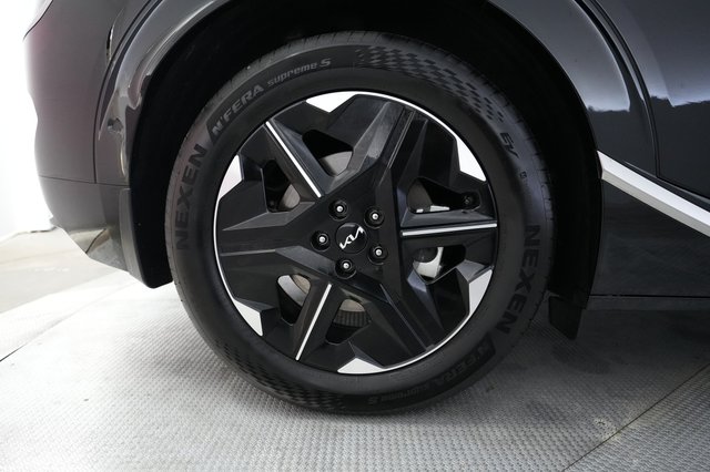 2025 Kia EV6 — photo 17 of 26