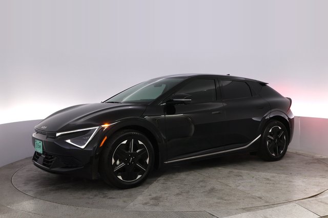 2025 Kia EV6 — photo 14 of 26