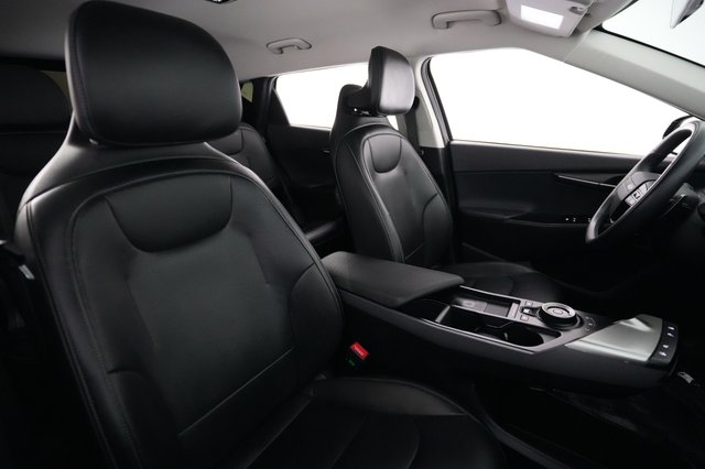 2025 Kia EV6 — photo 18 of 26