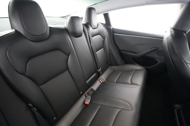 2025 Tesla Model 3 — photo 4 of 22