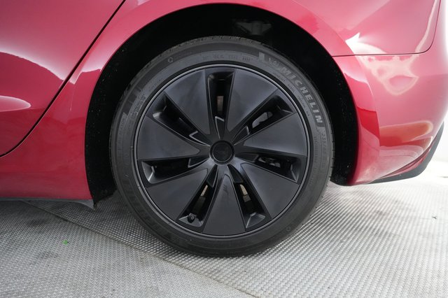 2025 Tesla Model 3 — photo 7 of 22