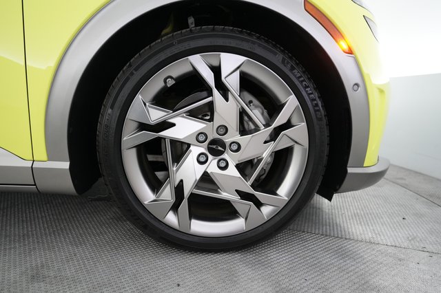 2023 Genesis GV60 — photo 15 of 25