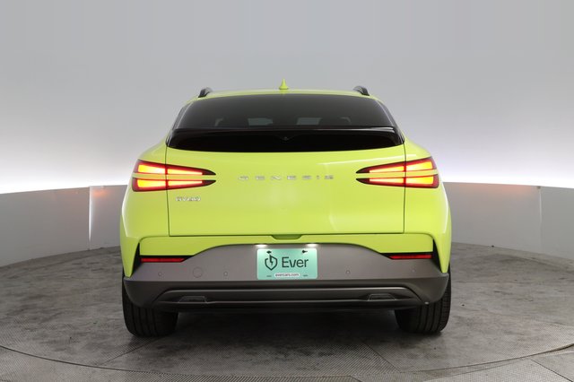 2023 Genesis GV60 — photo 12 of 25