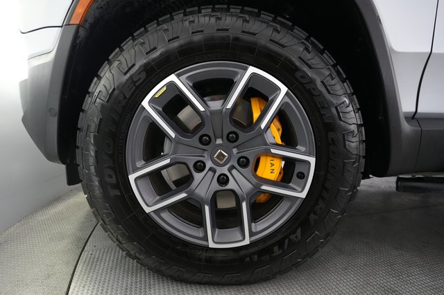2023 Rivian R1T — photo 15 of 25