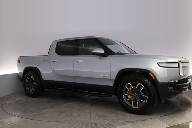 2023 Rivian R1T — photo 11 of 25