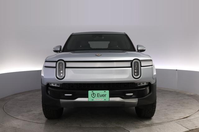 2023 Rivian R1T — photo 9 of 25