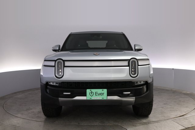 2023 Rivian R1T — photo 9 of 25