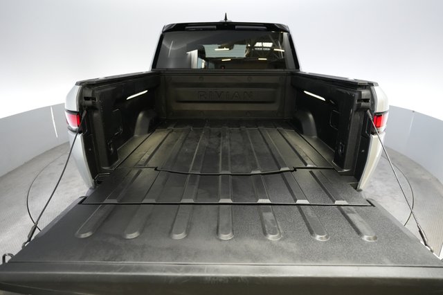 2023 Rivian R1T — photo 6 of 25