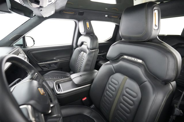 2023 Rivian R1T — photo 3 of 25