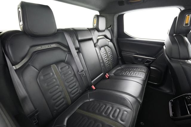 2023 Rivian R1T — photo 4 of 25