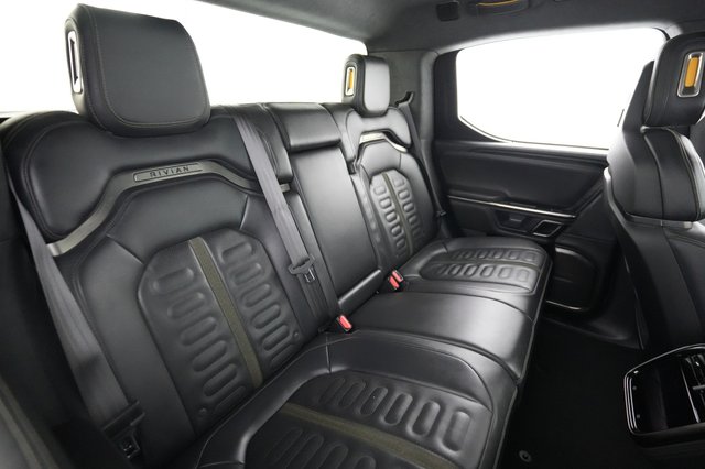 2023 Rivian R1T — photo 4 of 25