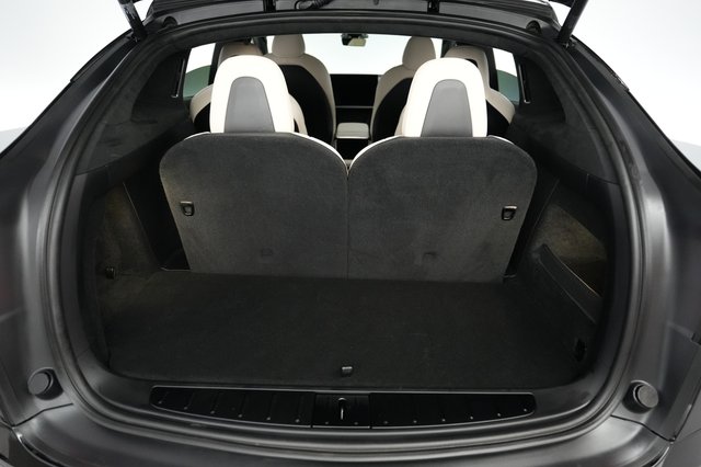 2023 Tesla Model X — photo 6 of 26