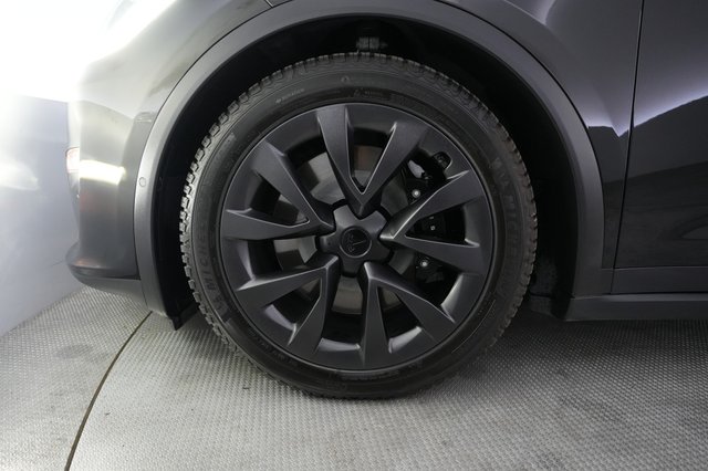 2023 Tesla Model X — photo 15 of 26