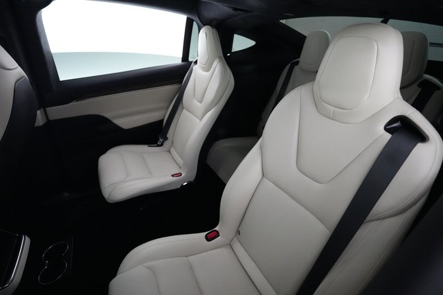 2023 Tesla Model X — photo 19 of 26
