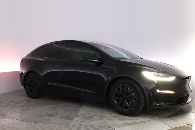 2023 Tesla Model X — photo 11 of 26