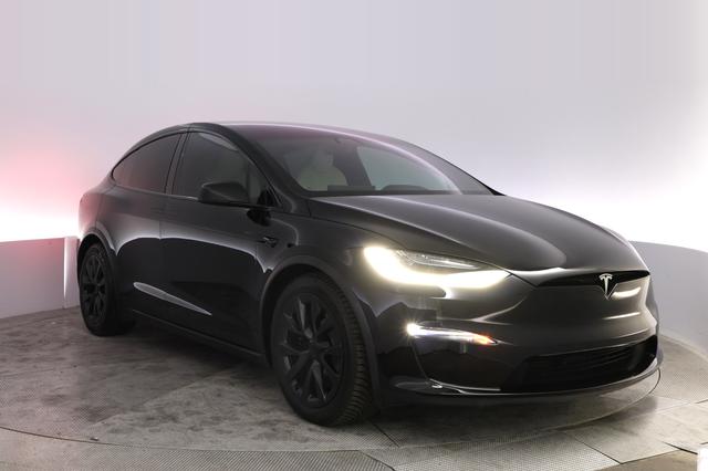 2023 Tesla Model X — photo 10 of 26