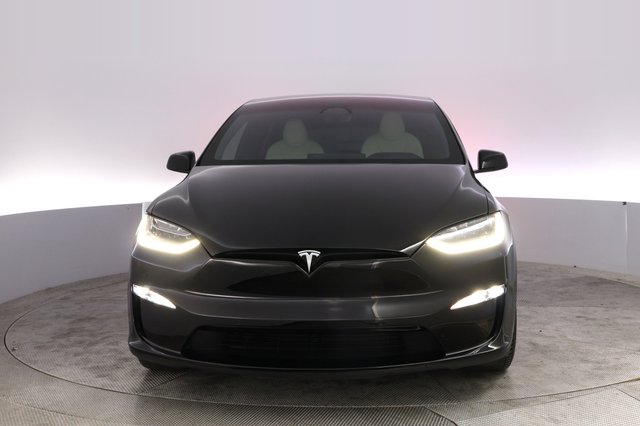 2023 Tesla Model X — photo 9 of 26