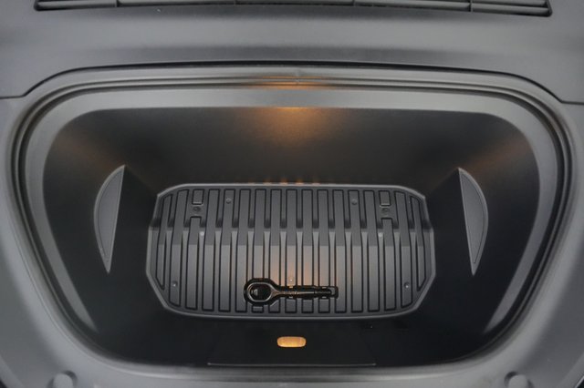 2023 Tesla Model Y — photo 23 of 25