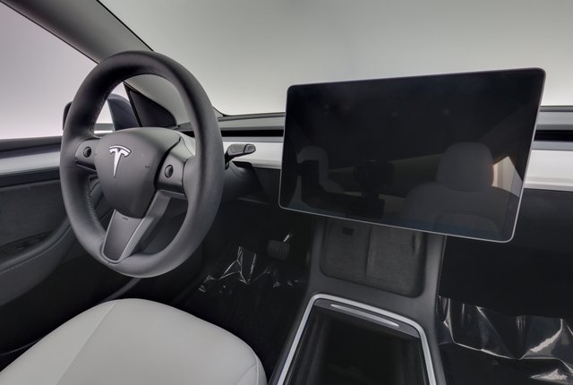 2023 Tesla Model Y — photo 20 of 25