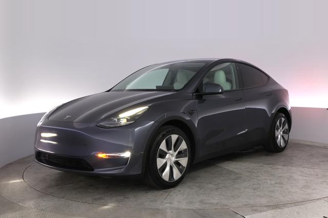 2023 Tesla Model Y — VIN 7SAYGDEE8PF621947